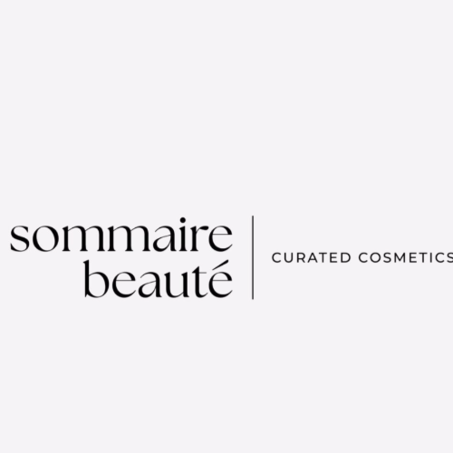 Das Bild zeigt das Logo "somaire beauté curated cosmetics" auf hellgrauem Hintergrund.